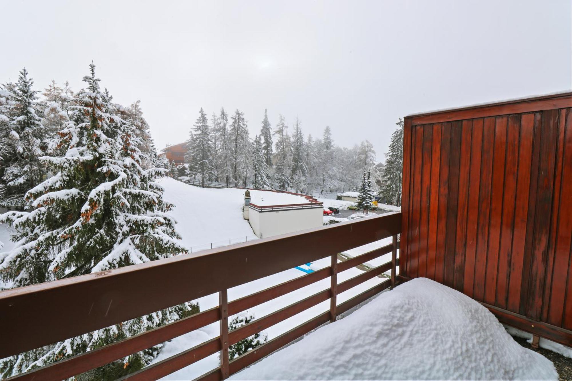 Joli Studio Avec Parking Gratuit Crans-Montana Luaran gambar